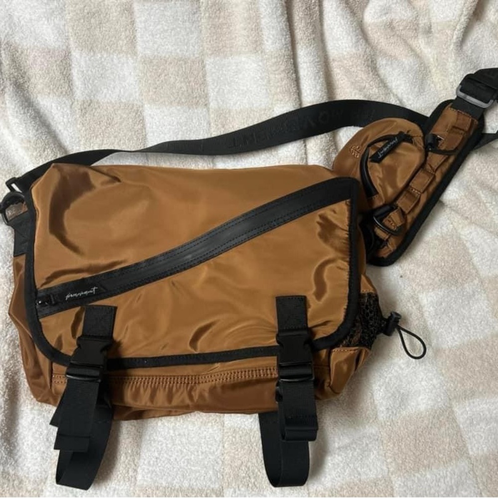 Free people messenger bag in the color toffee
